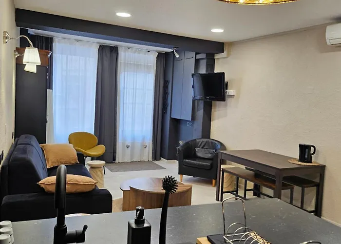 Le Salon Apartment *