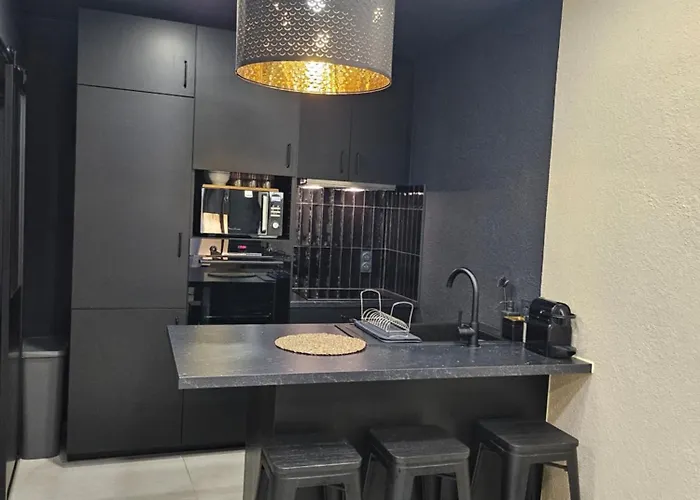 Le Salon Apartment *