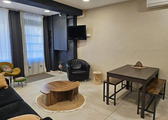 Le Salon *
